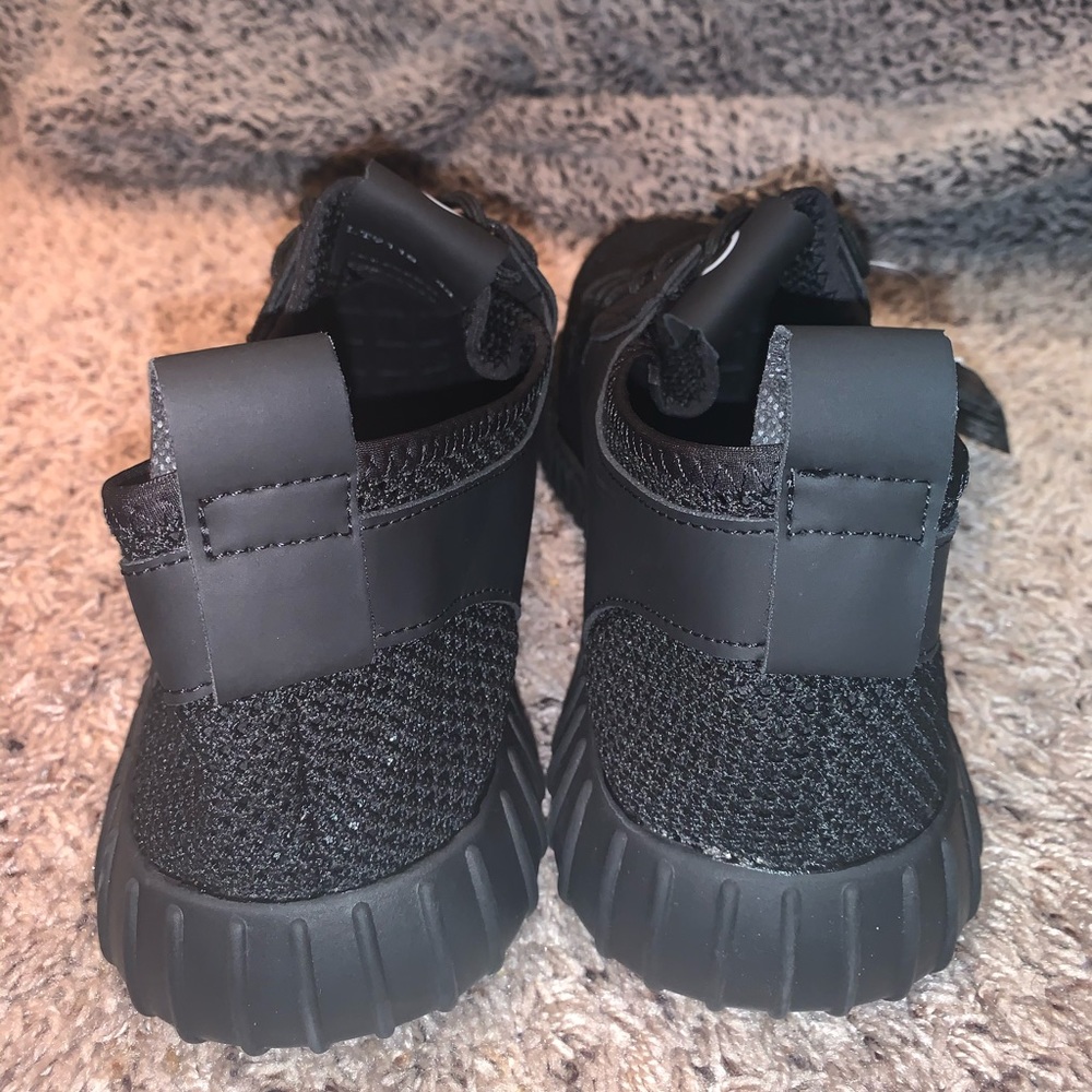 BRAND NEW W TAGS Men's Black Guyisa Sneakers - Picture 5 of 7